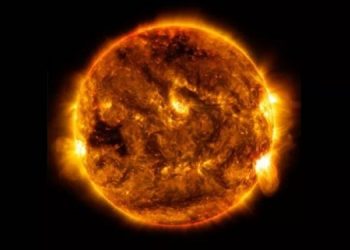 Геомагнитная буря из-за вспышки на Солнце