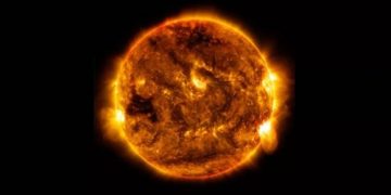 Геомагнитная буря из-за вспышки на Солнце