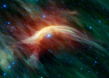 Необычная звезда летит сквозь космос со скоростью 160 тысяч км/час