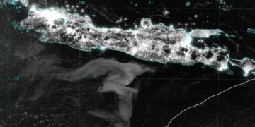 Первый снимок таинственного “молочного моря” в океане