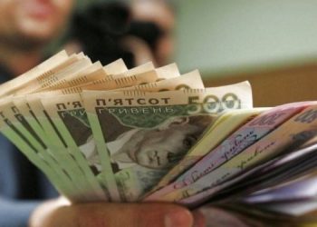 Зарплаты в 2022 году снизятся более чем на 25%