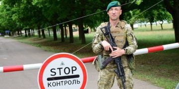В Украине не будут менять правила выезда за границу