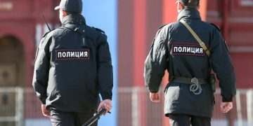 В России забирают зарплаты в “помощь ЛДНР”