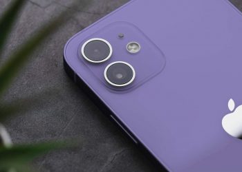 Apple продолжает завозить гаджеты в Россию