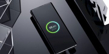 Новое устройство заряжает смартфон за 13 минут