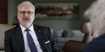 В Латвии будут лишать гражданства за поддержку войны