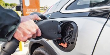 Самые популярные электрокары в Украине