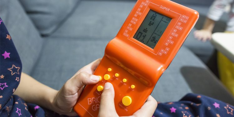 В России перешли на тамагочи и тетрис