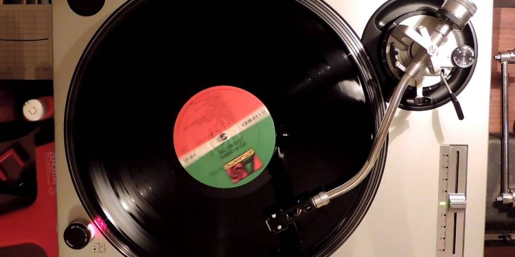 В РФ массово скупают плееры Blu-ray и винил