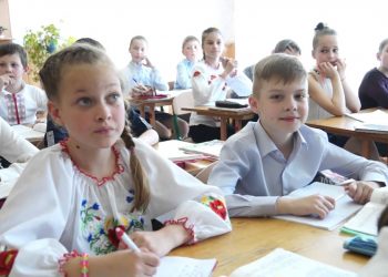 Школы в Польше ждут еще 200 тысяч украинских детей