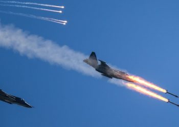 Россия нанесла авиаудар по острову Змеиный