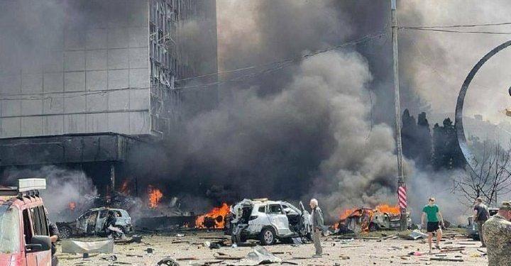 Ракетный удар по центру Винницы: 20 человек погибли и 90 пострадали