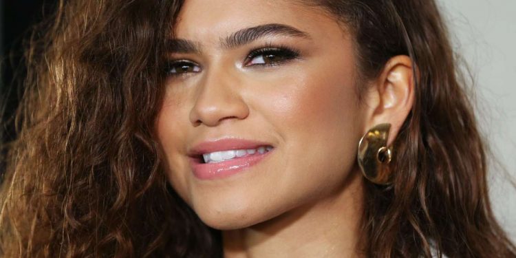 Зендая установила рекорд на премии “Эмми”