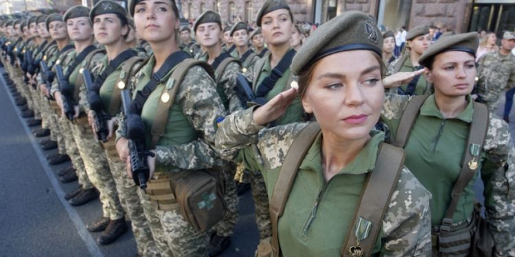 Генштаб изменил правила военного учета для женщин