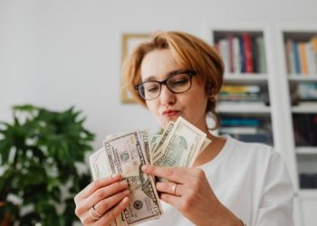 Как купить доллары через размещение вклада