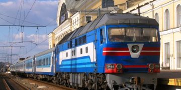 “Укрзализныця” призывает не ехать в Харьков