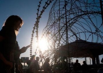 Как беженцам выехать в Украину и не потерять пособие