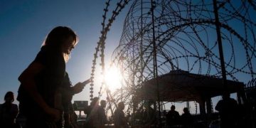 Как беженцам выехать в Украину и не потерять пособие