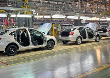 “АвтоВАЗ” начинает массовые сокращения персонала