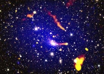 В космосе обнаружены таинственные объекты