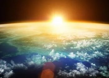 Земля отдаляется от Солнца