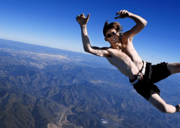 Возможно ли выжить при падении с самолета