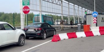 Украинец “докупил” двух детей для выезда за границу