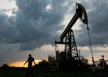 Западные санкции не повлияли на добычу нефти в РФ