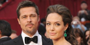 Суд не будет рассматривать иск Джоли против Питта