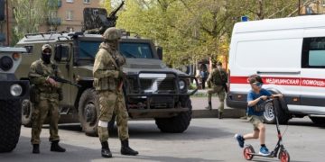 В Мелитополь ВС РФ привезли 10 химлабораторий