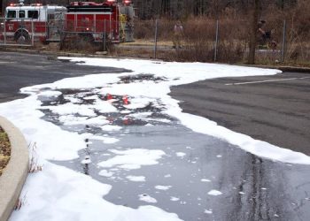 Найден способ очистить воду и почву от “вечных химикатов”