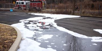 Найден способ очистить воду и почву от “вечных химикатов”