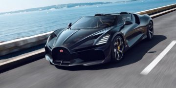 Представлен “прощальный” суперкар Bugatti