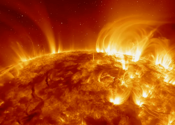 Завтра на землю обрушится новая магнитная буря