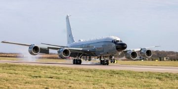 Британский самолет нарушил воздушное пространство РФ