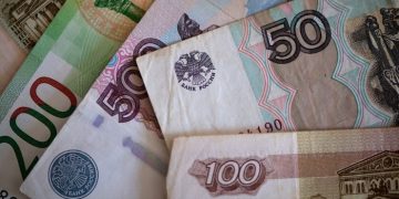 Экономика России откатилась на четыре года