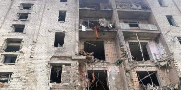 Российские войска нанесли ракетный удар по жилому дому