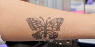 Нанотатуировка, сообщающуя о проблемах со здоровьем