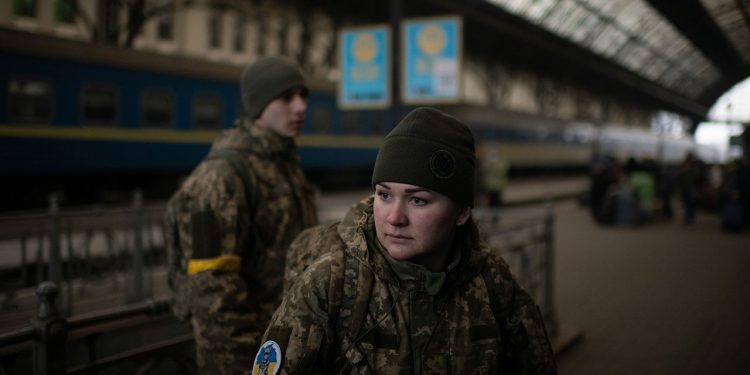 В плену РФ находится 131 женщина из “Азовстали”