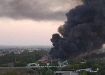 Утро в северном Крыму началось с мощного пожара