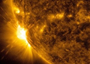 Огромное пятно на Солнце направлено на Землю