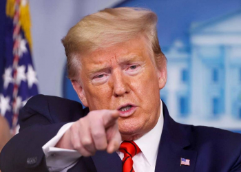 Зеленский должен был отказаться от Крыма!