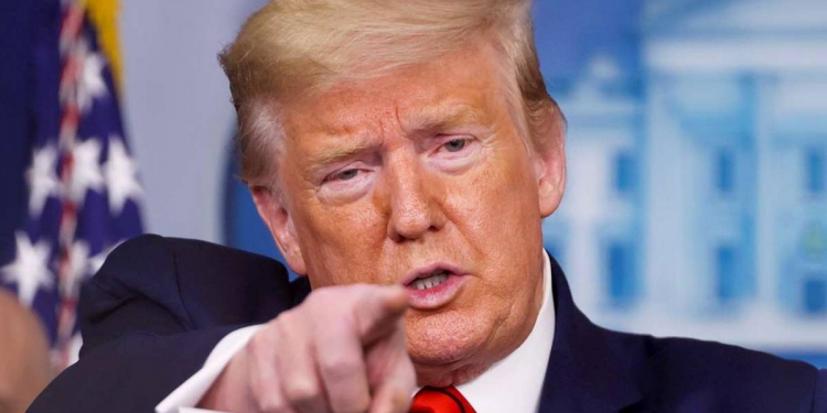 Зеленский должен был отказаться от Крыма!