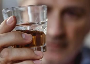 Санкции лишают россиян импортного алкоголя