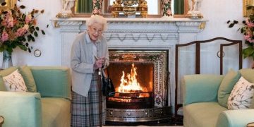 Врачи обеспокоены здоровьем Королевы Елизаветы