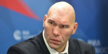 Николай Валуев получил повестку