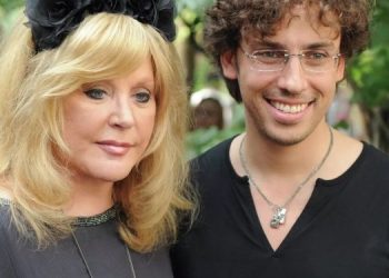 Пугачева попросила предоставить ей статус иноагента