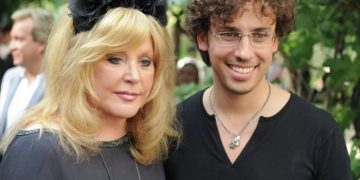 Пугачева попросила предоставить ей статус иноагента