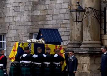 Тело Елизаветы II увезли из Балмарола в Эдинбург