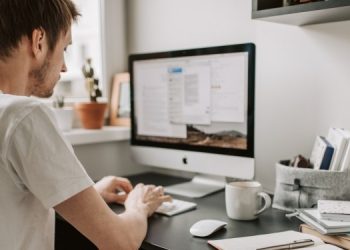 Есть ли работа для украинцев дома и заграницей